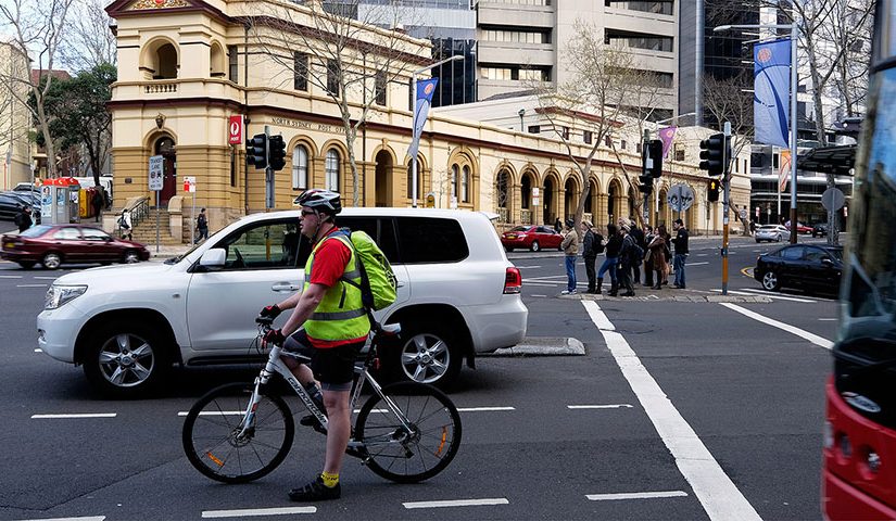 overtaking-a-cyclist-825x480