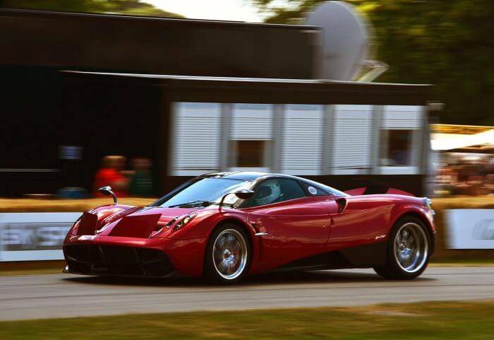 Pagani_Huayra_at_Goodwood_2014_001-e1515387728632.jpg