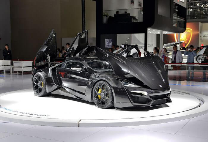 Lykan_HyperSport_17674415112-e1515385916774.jpg